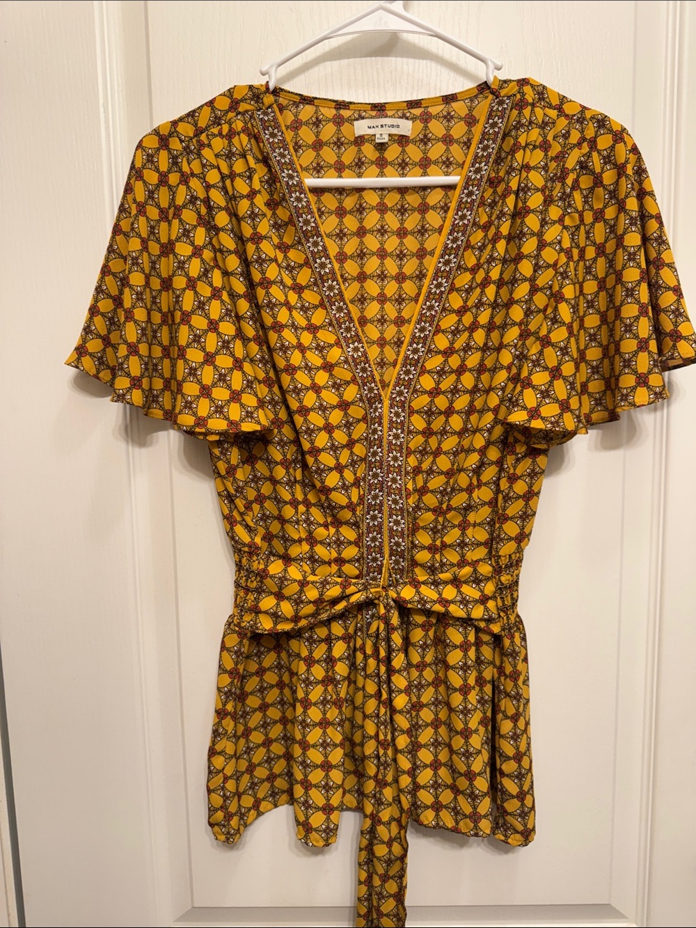 Max Studio Mustard Yellow Geometric Print V-Neck Tie-Waist Top